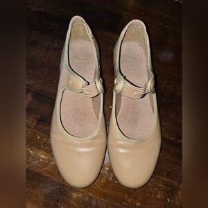 BLOCH tap shoes size 6